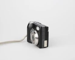 Nikon Coolpix 7600 7MP CCD Sensor Digicam W/ Battery Charger + Manual In French (uses AA Batteries)(Nikon Coolpix 7600 7mp Ccd Sensor Digicam W Battery Charger Manual In French Uses Aa Batteries) -Vintage Camera Store nikon coolpix 7600 ccd digicam 202304304131