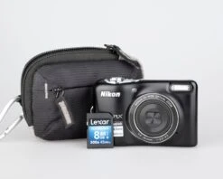 Nikon Coolpix L32 20.1 MP CCD Sensor Digicam W/ 8GB SD Card + Case(uses AA Batteries)(Nikon Coolpix L32 20 1 Mp Ccd Sensor Digicam W 8gb Sd Card Case Uses Aa Batteries)