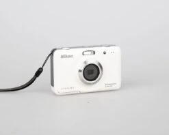 Nikon Coolpix S30 10 MP Digicam W/ 8GB SD Card (uses AA Batteries)(Nikon Coolpix S30 10 Mp Digicam W 8gb Sd Card Uses Aa Batteries) -Vintage Camera Store nikon coolpix s30 waterproof digicam 10mp 20240723 1856