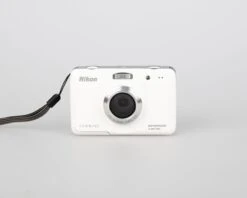 Nikon Coolpix S30 10 MP Digicam W/ 8GB SD Card (uses AA Batteries)(Nikon Coolpix S30 10 Mp Digicam W 8gb Sd Card Uses Aa Batteries) -Vintage Camera Store nikon coolpix s30 waterproof digicam 10mp 20240723 1859