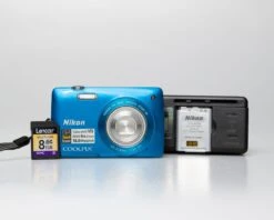 Nikon Coolpix S4300 16MP Digicam W/ 8GB SD Card + Battery + Charger (serial 50004782)(Nikon Coolpix S4300 16mp Digicam W 8gb Sd Card Battery Charger Serial 50004782)