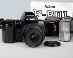 Nikon F-801 35mm SLR + Nikon Speedlight SB-24 + AF Nikkor 35-80mm Lens + Manual(Nikon F 801s 35mm Slr Nikon Speedlight Sb 24 Af Nikkor 35 80mm Lens)
