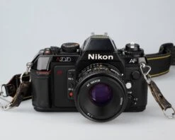 Nikon N2020 35mm Film SLR W/ AF Nikkor 50mm F1.8 Lens(Nikon N2020 35mm Film Slr W Af Nikkor 50mm F1 8 Lens)