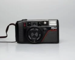 Nikon One Touch (L35AF3) 35mm Camera W/ Case (serial 3214857) | Film🎞tested(Nikon One Touch L35af3 35mm Camera W Case Serial 3214857) -Vintage Camera Store nikon one touch af3 35mm film pns camera serial 3214857 20241203 8