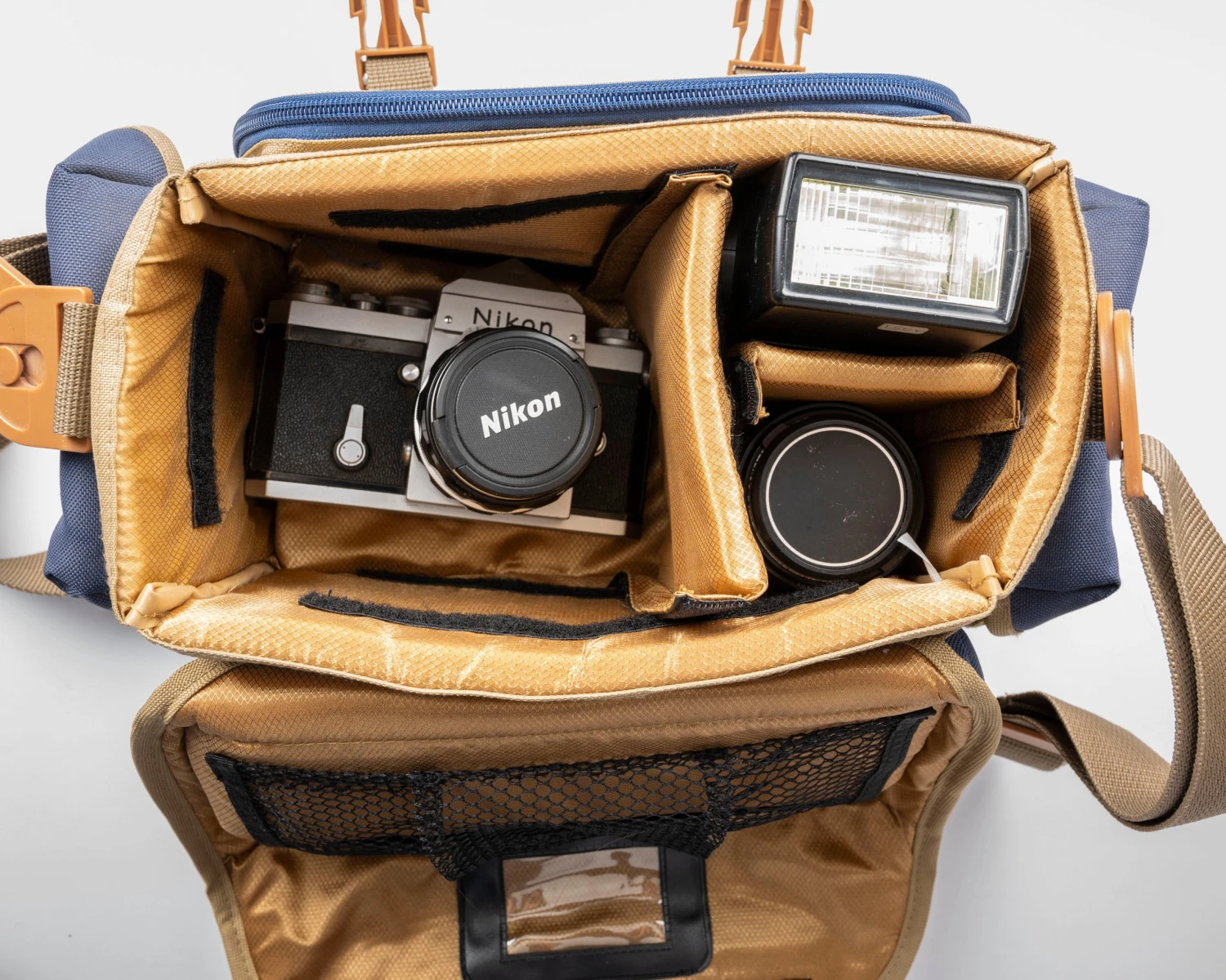 Nikon Mid-sized Tan And Blue Camera Bag(Nikon Mid Sized Tan And Blue Camera Bag) - Image 10