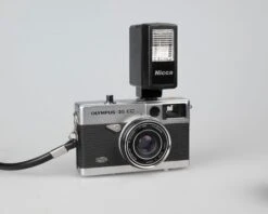 Olympus 35 EC Viewfinder 35mm Camera W/ Case + Flash(Olympus 35 Ec Viewfinder 35mm Camera W Case Flash) -Vintage Camera Store olympus 35 EC 35mm zonefocus camera 202303243531