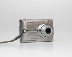 Olympus FE-140 6MP CCD Sensor Digicam W/ 512MB XD Card (serial J69229231)(Olympus Fe 140 6mp Ccd Sensor Digicam W 5112mb Xe Card Serial J69229231) -Vintage Camera Store olympus FE 140 6megapixelCCD digital camera serial J69229231 20250316 6