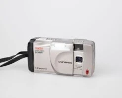 Olympus Camedia D-340R 1.3 MP CCD Sensor Digicam W/ 8 MB SmartMedia Card (uses AA Batteries)(Olympus Camedia D 340r 1 3 Mp Ccd Sensor Digicam W 8 Mb Smartmedia Card Uses Aa Batteries) -Vintage Camera Store olympus camedia d 340R digicam 202305114199