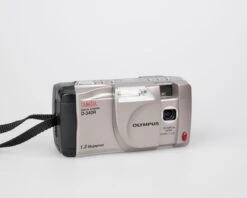 Olympus Camedia D-340R 1.3 MP CCD Sensor Digicam W/ 8 MB SmartMedia Card (uses AA Batteries)(Olympus Camedia D 340r 1 3 Mp Ccd Sensor Digicam W 8 Mb Smartmedia Card Uses Aa Batteries) -Vintage Camera Store olympus camedia d 340R digicam 202305114200