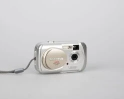 Olympus Camedia D-395 3.2 MP CCD Sensor Digicam W/ 256MB XD Card (uses AA Batteries)(Olympus Camedia D 395 3 2 Mp Ccd Sensor Digicam W 256mb Xd Card Uses Aa Batteries) -Vintage Camera Store olympus camedia d 395 3.2 megapixel digicam 20240310 994