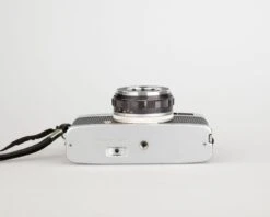 Olympus Trip 35 35mm Camera (serial 3023805)(Olympus Trip 35 35mm Camera Serial 3023805) -Vintage Camera Store olympus trip 35 35mm compact film camera Serial 3023805 202308175039