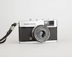 Olympus Trip 35 35mm Camera (serial 3023805)(Olympus Trip 35 35mm Camera Serial 3023805) -Vintage Camera Store olympus trip 35 35mm compact film camera Serial 3023805 202308175042