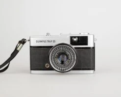 Olympus Trip 35 35mm Camera (serial 3023805)(Olympus Trip 35 35mm Camera Serial 3023805)