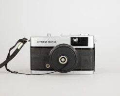 Olympus Trip 35 35mm Camera (serial 3023805)(Olympus Trip 35 35mm Camera Serial 3023805) -Vintage Camera Store olympus trip 35 35mm compact film camera Serial 3023805 202308175045