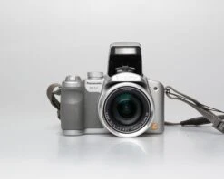 Panasonic Lumix DMC-FZ7 6 MP CCD Sensor Digicam Feat. Leica DC Vario-Elmarit 1:2.8/6-72 ASPH Lens W/ Charger + Battery + 1GB SD Card (serial H6SU00404R)(Panasonic Lumix Dmc Fz7 6 Mp Ccd Sensor Digicam Featuring Leica Dc Vario Elmarit 1 2 8 6 72 Asph Lens W Charger Battery 1gb Sd Card Serial H6su00404r) -Vintage Camera Store panasonic DMC FZ7 digicam serial H6SU00404R 20250328 6