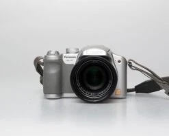 Panasonic Lumix DMC-FZ7 6 MP CCD Sensor Digicam Feat. Leica DC Vario-Elmarit 1:2.8/6-72 ASPH Lens W/ Charger + Battery + 1GB SD Card (serial H6SU00404R)(Panasonic Lumix Dmc Fz7 6 Mp Ccd Sensor Digicam Featuring Leica Dc Vario Elmarit 1 2 8 6 72 Asph Lens W Charger Battery 1gb Sd Card Serial H6su00404r) -Vintage Camera Store panasonic DMC FZ7 digicam serial H6SU00404R 20250328 7