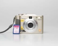 Panasonic Lumix DMC-LC43 4 MP Digicam W/ 2 GB SD Card(Panasonic Lumix Dmc Lc43 4 Mp Digicam W 2 Gb Sd Card)