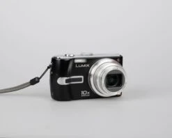 Panasonic Lumix DMC-TZ3 Digicam Feat/ 7.2 MP CCD Sensor + Leica DC Vario-Elmarit Lens W/ Charger + 2x Battery Packs(Panasonic Lumix Dmc Tz3 Digicam Feat 7 2 Mp Ccd Sensor 28 280mm Equiv Leica Dc Vario Elmarit Lens W Charger 2x Battery Pack) -Vintage Camera Store panasonic lumix dmc tz3 7.2 megapixel CCD digicam 20240311 1025