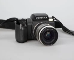 Pentax SF10 35mm SLR W/ SMC Pentax-FA 28-80mm Zoom Lens (serial 4195760)(Pentax Sf10 35mm Slr W Smc Pentax F 28mm F2 8 Compact Prime Lens Serial 4195760) -Vintage Camera Store pentax SF10 35mm film SLR 20240724 1906