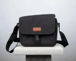 Pentax Black Mid-sized Camera Bag(Pentax Black Mid Sized Camera Bag)