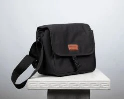 Pentax Black Mid-sized Camera Bag(Pentax Black Mid Sized Camera Bag) -Vintage Camera Store pentax black medium sized camera shoulder bag 20240222 608