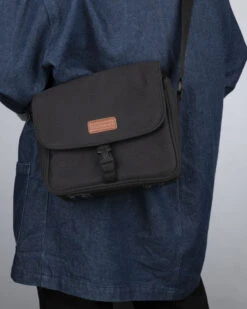 Pentax Black Mid-sized Camera Bag(Pentax Black Mid Sized Camera Bag) -Vintage Camera Store pentax black medium sized camera shoulder bag 20240222 610