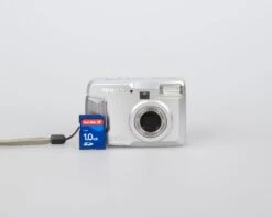 Pentax Optio 30 3.2 MP CCD Sensor Digicam W/ 1GB SD Card(Pentax Optio 30 3 2 Mp Ccd Sensor Digicam W 1gb Sd Card)