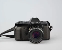 Pentax P30N 35mm Film SLR (serial 4445682)(Pentax P30n 35mm Film Slr Serial 4445682)