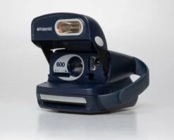 Polaroid 600 Instant Camera (serial KDQ3J93ECARA)(Polaroid 600 Instant Camera Serial Kdq3j93ecara) -Vintage Camera Store polaroid 600 instant film camera serial KDQ3J93ECARA 20250403 4