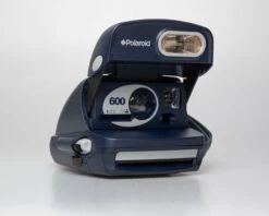 Polaroid 600 Instant Camera (serial KDQ3J93ECARA)(Polaroid 600 Instant Camera Serial Kdq3j93ecara) -Vintage Camera Store polaroid 600 instant film camera serial KDQ3J93ECARA 20250403 5