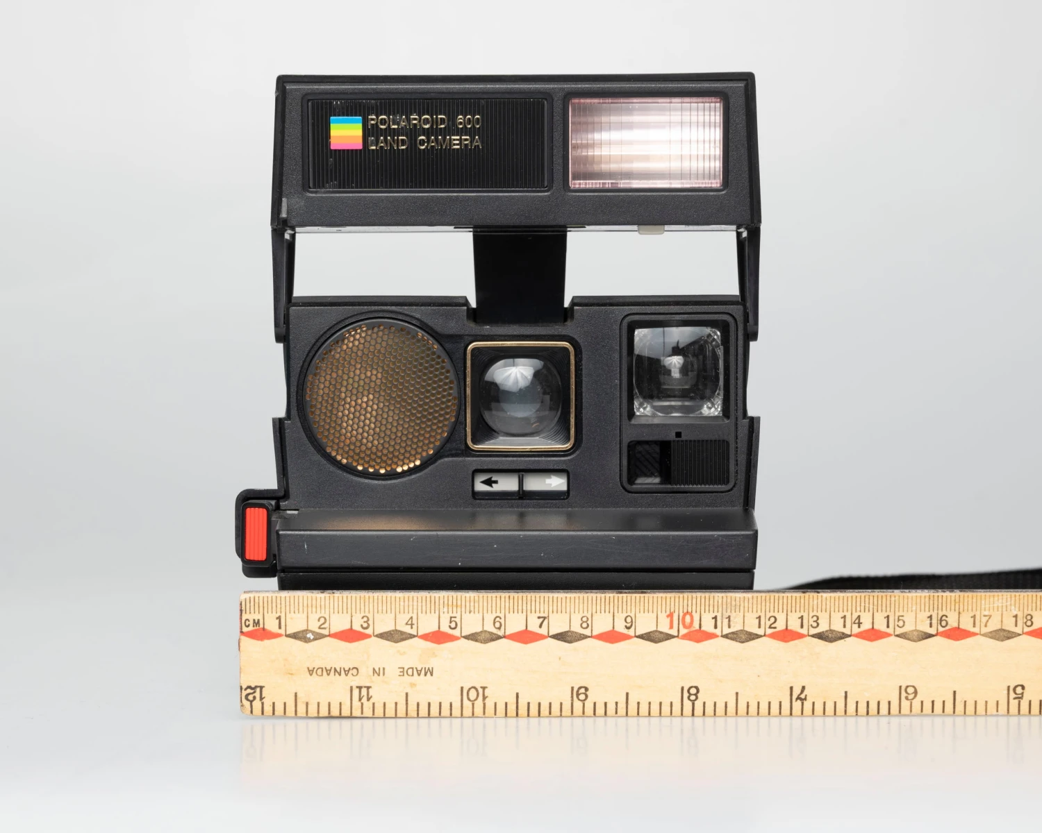 Polaroid Autofocus 660 Land Camera Instant Film Camera (serial C2Z07326NB)(Polaroid Autofocus 660 Land Camera Instant Film Camera Serial C2z07326nb) 2 Polaroid Autofocus 660 Land Camera Instant Film Camera (serial C2Z07326NB)(Polaroid Autofocus 660 Land Camera Instant Film Camera Serial C2z07326nb) - Image 2