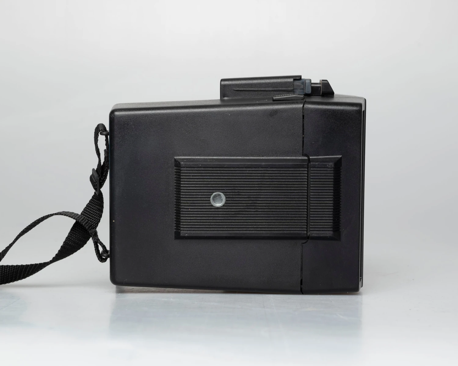 Polaroid Autofocus 660 Land Camera Instant Film Camera (serial C2Z07326NB)(Polaroid Autofocus 660 Land Camera Instant Film Camera Serial C2z07326nb) 7 Polaroid Autofocus 660 Land Camera Instant Film Camera (serial C2Z07326NB)(Polaroid Autofocus 660 Land Camera Instant Film Camera Serial C2z07326nb) - Image 7