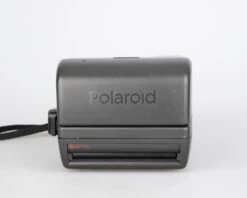 Polaroid OneStep Close-up 600 Instant Camera (serial M3X5322CCDA)(Polaroid Onestep Close Up 600 Instant Camera Serial M3x5322ccda) -Vintage Camera Store polaroid OneStep Closeup 600 instant camera serial M3X5322CCDA 20240106 468