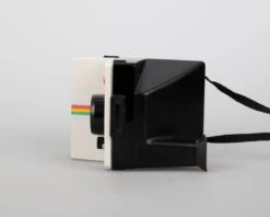 Polaroid One Step (original) Users SX-70 Instant Film (serial CVH821DA)(Polaroid One Step Original Users Sx 70 Instant Film Serial Cvh821da) -Vintage Camera Store polaroid onestep rainbow serial CVH821DA 20240325 1244