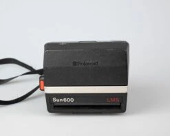 Polaroid Sun 600 LMS Instant Film Camera (serial D7P25972NG)(Polaroid Sun 600 Lms Instant Film Camera Serial D7p25972ng) -Vintage Camera Store polaroid sun 600 lms serial D7P25972NG 202304193730
