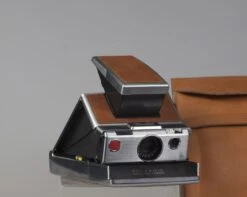 Polaroid SX-70 Instant Camera With Original Leather Case(Polaroid Sx 70 Instant Camera With Original Leather Case)
