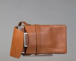 Polaroid SX-70 Instant Camera With Original Leather Case(Polaroid Sx 70 Instant Camera With Original Leather Case) -Vintage Camera Store polaroid sx 70 with Case 20211115 233