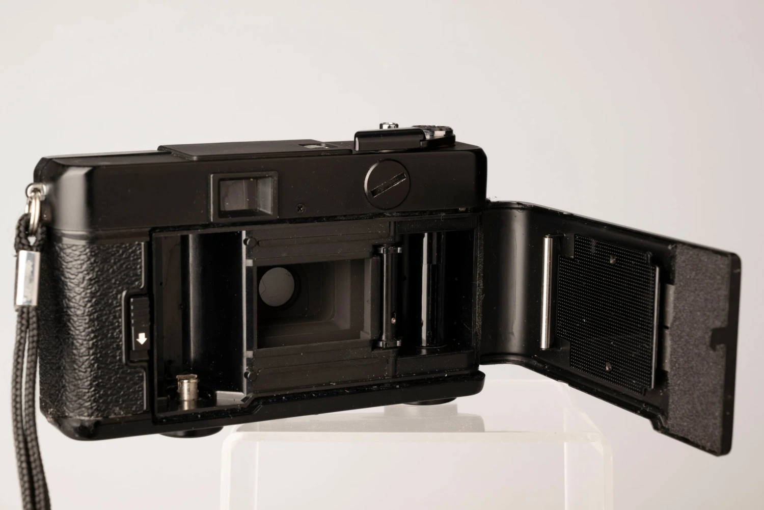 Rolleimat F 35mm Zone Focus Camera W/ Box, Case, And Manual(Rolleimat F 35mm Zone Focus Camera W Box Case And Manual) 13 Rolleimat F 35mm Zone Focus Camera W/ Box, Case, And Manual(Rolleimat F 35mm Zone Focus Camera W Box Case And Manual) - Image 13