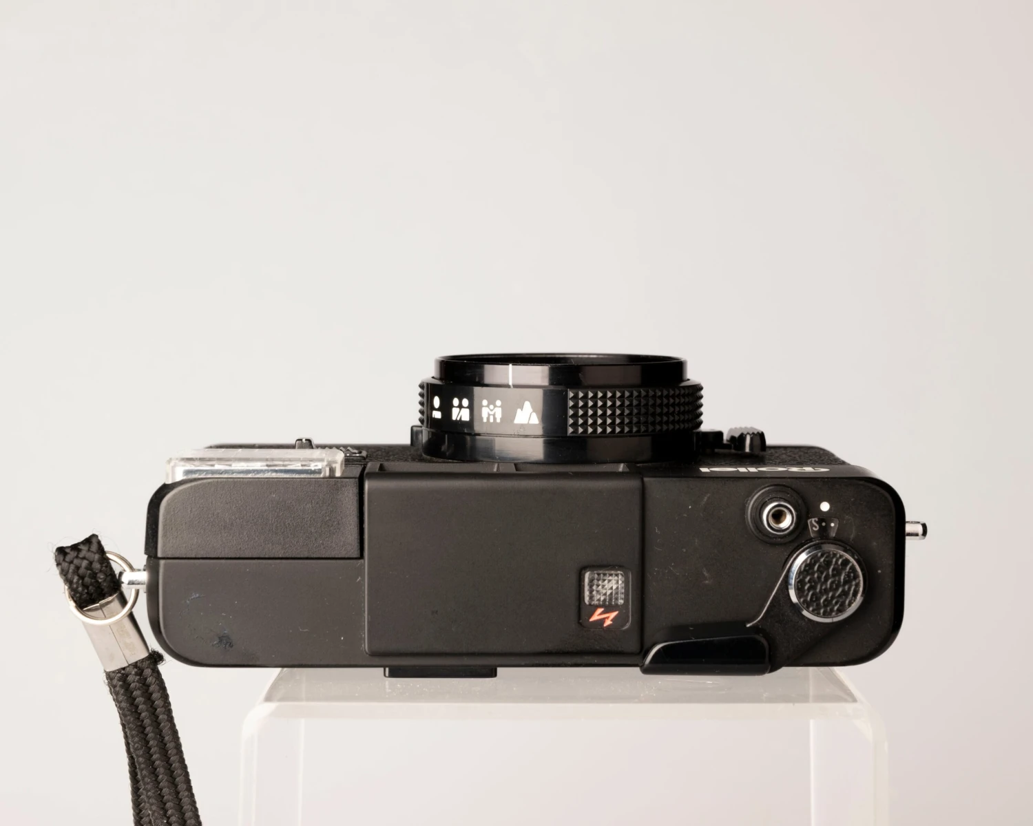 Rolleimat F 35mm Zone Focus Camera W/ Box, Case, And Manual(Rolleimat F 35mm Zone Focus Camera W Box Case And Manual) 9 Rolleimat F 35mm Zone Focus Camera W/ Box, Case, And Manual(Rolleimat F 35mm Zone Focus Camera W Box Case And Manual) - Image 9