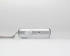 Samsung ES15 10 MP CCD Sensor Digicam W/ 4GB SD Card (serial A24QC90SB02216P)(Samsung Es15 10 Mp Ccd Sensor Digicam W 4gb Sd Card Serial A24qc90sb02216p) 18 Samsung ES15 10 MP CCD Sensor Digicam W/ 4GB SD Card (serial A24QC90SB02216P)(Samsung Es15 10 Mp Ccd Sensor Digicam W 4gb Sd Card Serial A24qc90sb02216p) -Vintage Camera Store samsung ES15 digital pns camera serial A24QC90SB02216P 20241210 2