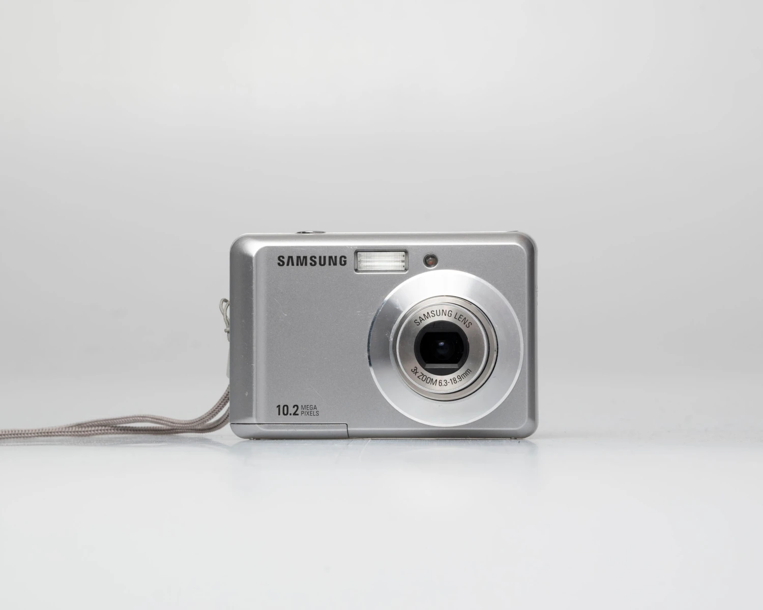 Samsung ES15 10 MP CCD Sensor Digicam W/ 4GB SD Card (serial A24QC90SB02216P)(Samsung Es15 10 Mp Ccd Sensor Digicam W 4gb Sd Card Serial A24qc90sb02216p) 4 Samsung ES15 10 MP CCD Sensor Digicam W/ 4GB SD Card (serial A24QC90SB02216P)(Samsung Es15 10 Mp Ccd Sensor Digicam W 4gb Sd Card Serial A24qc90sb02216p) - Image 4