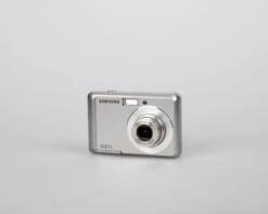 Samsung ES17 12.2 MP CCD Sensor Digicam (uses AA Batteries + SD Cards)(Samsung Es17 12 2 Mp Ccd Sensor Digicam Uses Aa Batteries Sd Cards) -Vintage Camera Store samsung ES17 12.2 megapixel ccd digicam 20240319 1112