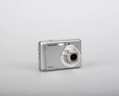 Samsung ES17 12.2 MP CCD Sensor Digicam (uses AA Batteries + SD Cards)(Samsung Es17 12 2 Mp Ccd Sensor Digicam Uses Aa Batteries Sd Cards) -Vintage Camera Store samsung ES17 12.2 megapixel ccd digicam 20240319 1113