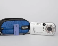 Sony Cyber-Shot DSC-P72 3.1 MP CCD Sensor Digicam W/ 16MB Memory Stick Card + Original Case (uses AA Batteries)(Sony Cyber Shot Dsc P72 3 1 Mp Ccd Sensor Digicam W 16mb Memory Stick Card Uses Aa Batteries) -Vintage Camera Store sony cybershot DSC 72 3.2 megapixel ccd digicam 20240311 1060