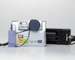 Sony Cyber-Shot DSC-F55DX 3.3 MP CCD Sensor Digicam W/ 64MB Memory Stick Card + Battery + Charger(Sony Cyber Shot Dsc F55dx 3 3 Mp Ccd Sensor Digicam W 64mb Memory Stick Card Battery Charger)