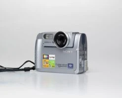 Sony Cyber-Shot DSC-F55DX 3.3 MP CCD Sensor Digicam W/ 64MB Memory Stick Card + Battery + Charger(Sony Cyber Shot Dsc F55dx 3 3 Mp Ccd Sensor Digicam W 64mb Memory Stick Card Battery Charger) -Vintage Camera Store sony cybershot DSC F55DX digicam 20250327 4