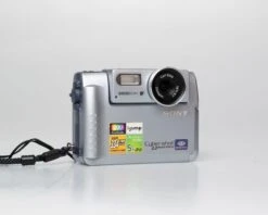 Sony Cyber-Shot DSC-F55DX 3.3 MP CCD Sensor Digicam W/ 64MB Memory Stick Card + Battery + Charger(Sony Cyber Shot Dsc F55dx 3 3 Mp Ccd Sensor Digicam W 64mb Memory Stick Card Battery Charger) -Vintage Camera Store sony cybershot DSC F55DX digicam 20250327 5