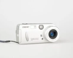Other Sony Cyber-Shot DSC-P52 3.1 MP CCD Sensor Digicam W/ 16MB Memory Stick Card (uses AA Batteries)(Sony Cyber Shot Dsc P52 3 1 Mp Ccd Sensor Digicam W 16mb Card Uses Aa Batteries) -Vintage Camera Store sony cybershot dsc p52 digicam 202306074409