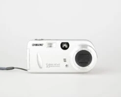 Other Sony Cyber-Shot DSC-P52 3.1 MP CCD Sensor Digicam W/ 16MB Memory Stick Card (uses AA Batteries)(Sony Cyber Shot Dsc P52 3 1 Mp Ccd Sensor Digicam W 16mb Card Uses Aa Batteries) -Vintage Camera Store sony cybershot dsc p52 digicam 202306074411