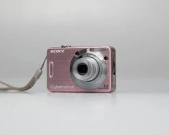 Sony Cyber-Shot DSC-W55 7.2 MP Digicam W/ 8 GB Memory Card + Charger + Battery + Case (serial 7444403)(Sony Cyber Shot Dsc W55 7 2 Mp Digicam W 8 Gb Memory Card Charger Battery Case Serial 7444403) -Vintage Camera Store sony cybershot dsc w55 digital camera serial 7444403 20241210 7